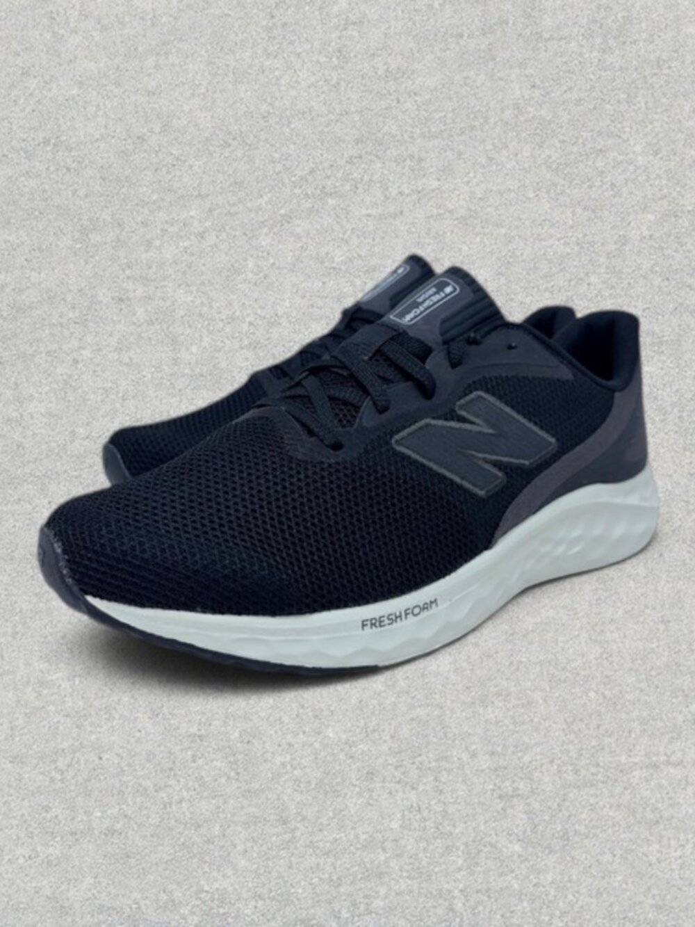 New Balance Fresh Foam Arishi v4 Running Shoes Mens 11.5 Wide Black White NWOB